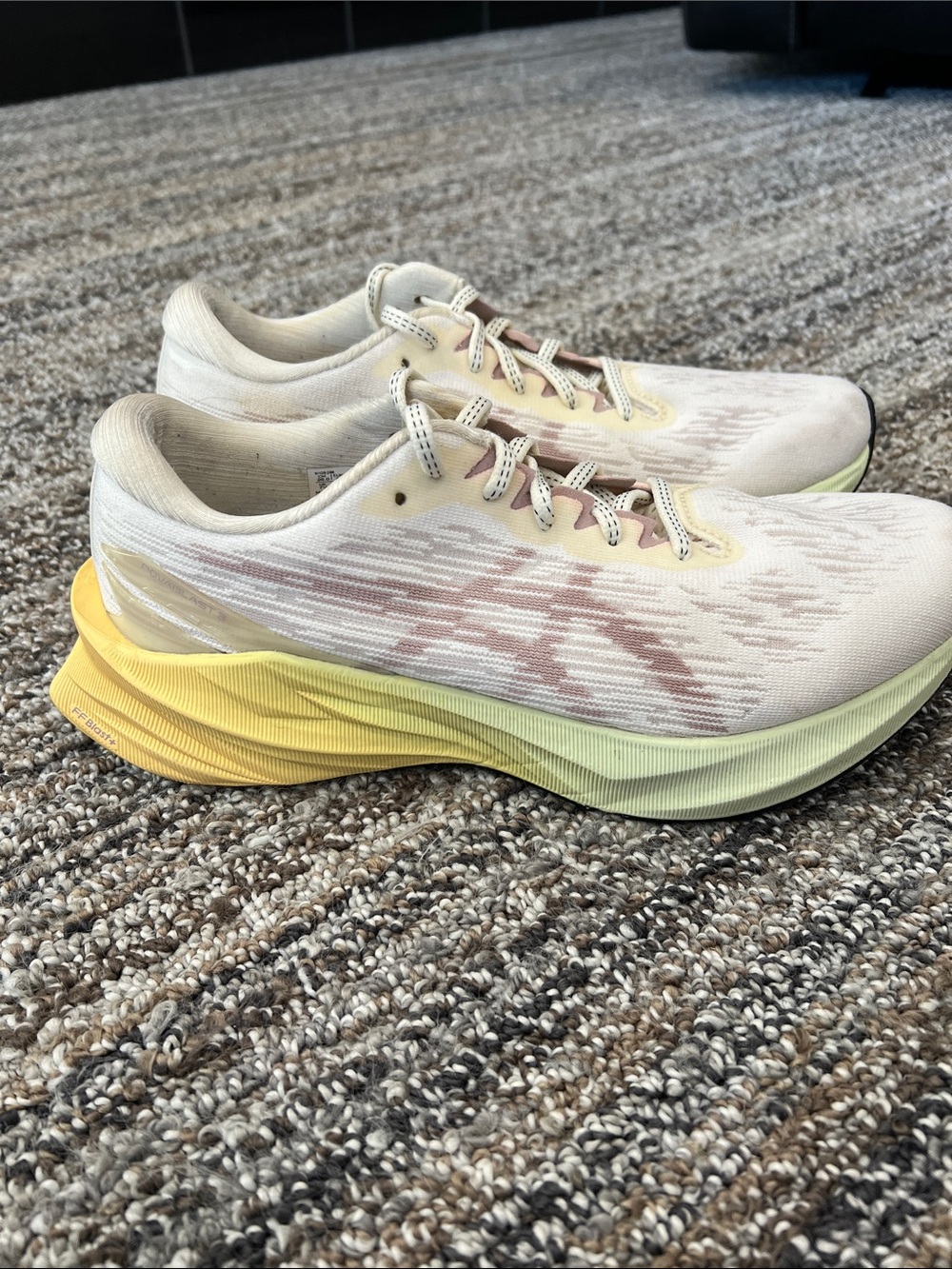 Asics Novablast 3 Women's White Running Shoes